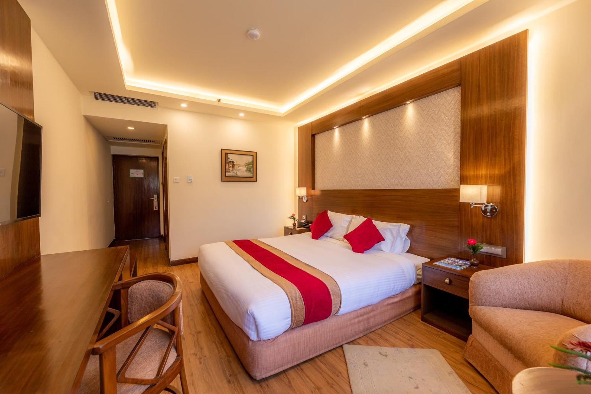 The Malla Hotel - Thamel, 2 Km To Swayambhunath Temple Katmandú Exterior foto